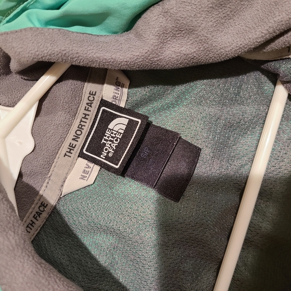 The North Face Green Womens Jacket - Picture 7 of 8